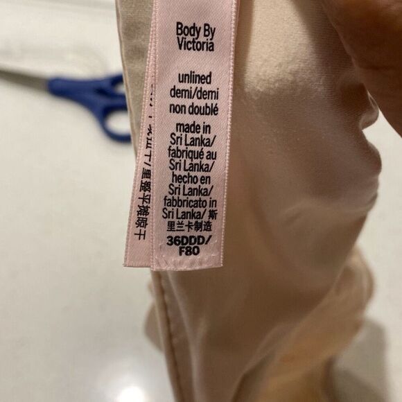 Victoria’s Secret bra unlined Demi bra size 36DDD - Picture 6 of 6
